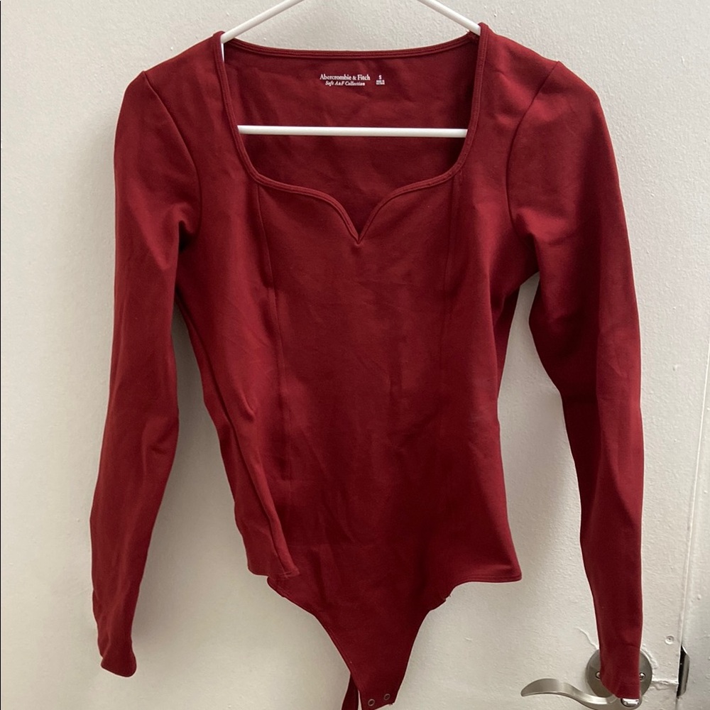 Abercrombie & Fitch Women's Red Long Sleeve Top